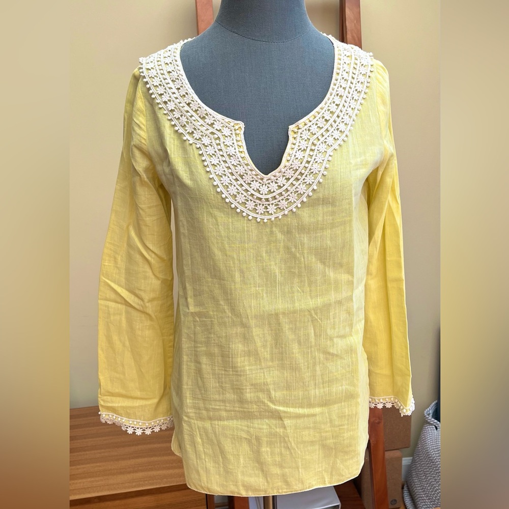 Max Studio Specialty Products beautiful yellow top